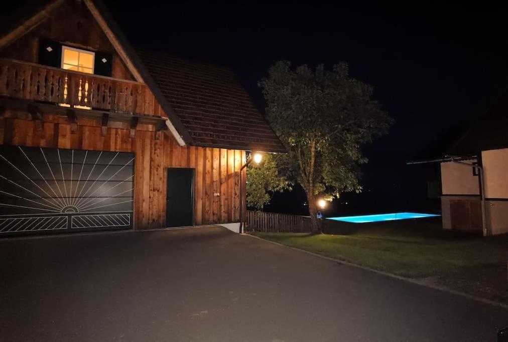 Chalet-Suedsteiermark - Traumhafte Aussicht, Infinity Pool, Privatsphaere, Klima Und De-Luxe Ausstattung Schwanberg Dış mekan fotoğraf